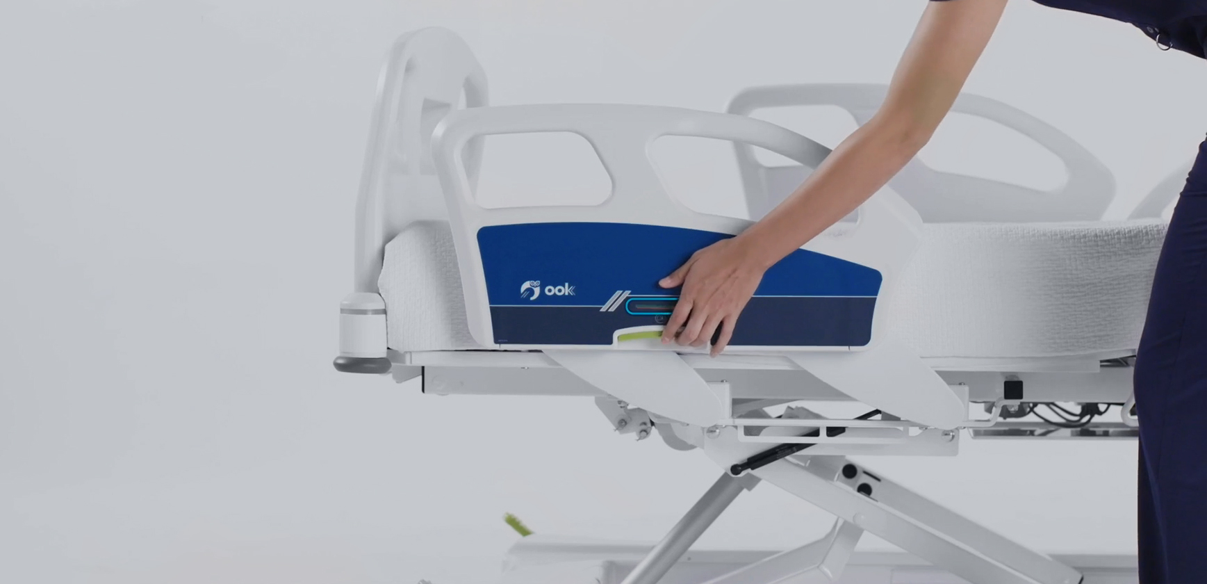ook snow hospital bed promotional video - Umano Medical - Canada