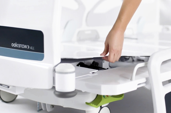 Canadian bariatric hospital bed - optimized cleaning - smooth surfaces
